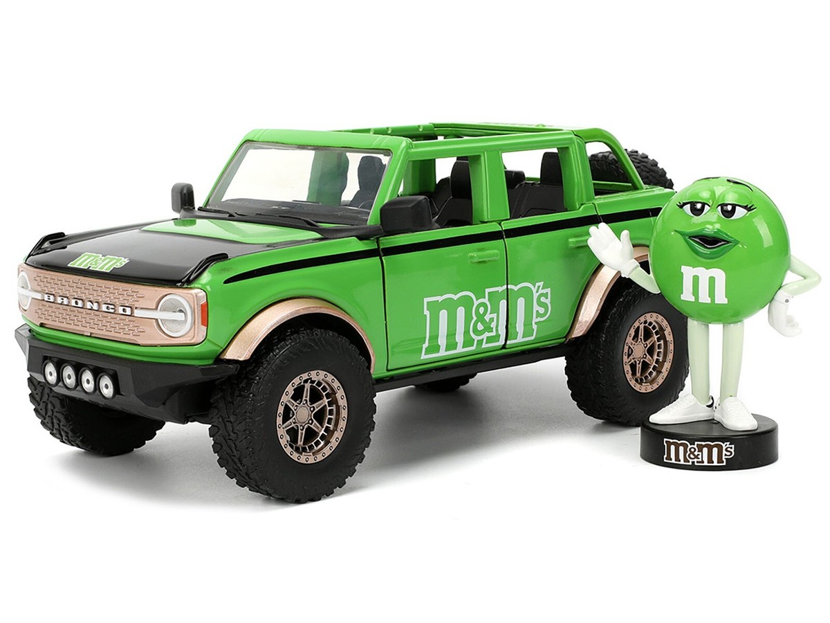 ｍ&ｍ's GREEN&2021 FORD BRONCO 2021 FORD BRONCO GREEN & GREEN M&M'S FIGURE 1/24 DIECAST MODEL BY