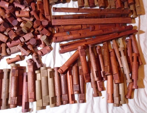Large lot of vintage Lincoln Logs. Original owner from the 1960s, 15 pounds. - Picture 5 of 10