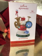 Hallmark ONE SNOWMAN BAND Magic Keepsake Ornament with Sound & Motion 2013 Box