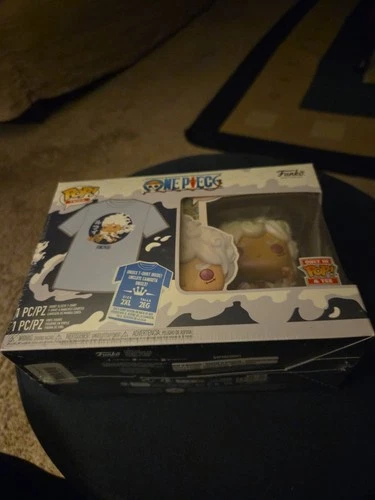 Funko Pop & Tee One Piece Luffy Gear 5 Exclusive Size 2XL