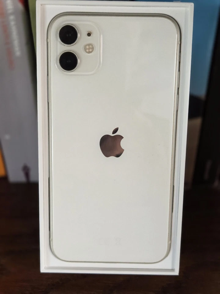 Apple iPhone 11 - 128GB - Bianco, restituzione consentita - Immagine 3 di 4