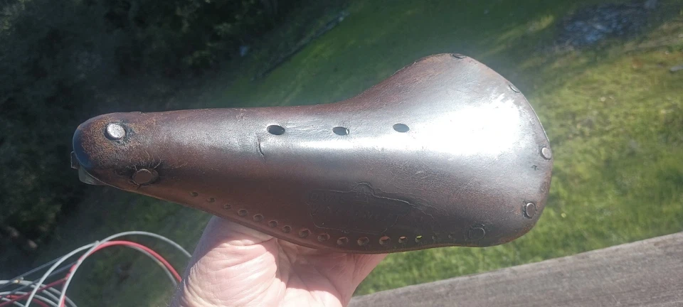 Sillín de bicicleta de cuero Dawes LA FRANCE años 50 por Wright Saddle Co. Birmingham Eng. Foto 2 de 4
