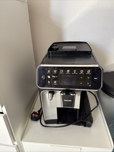 Philips LatteGo 4300 Series Black Espresso Machine with Milk Frother - Picture 3 of 5