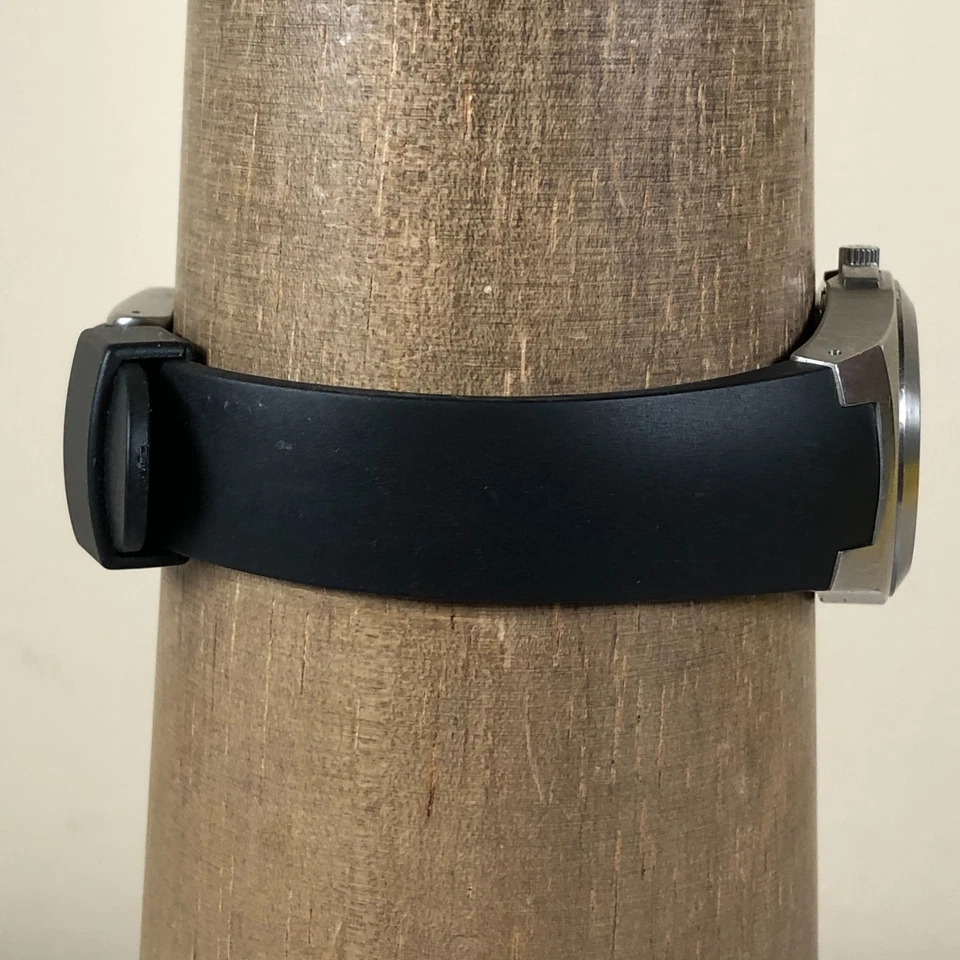 Victorinox Swiss Army Excursion Mujer Militar Negro Goma Cuarzo 30mm Reloj Foto 3 de 4