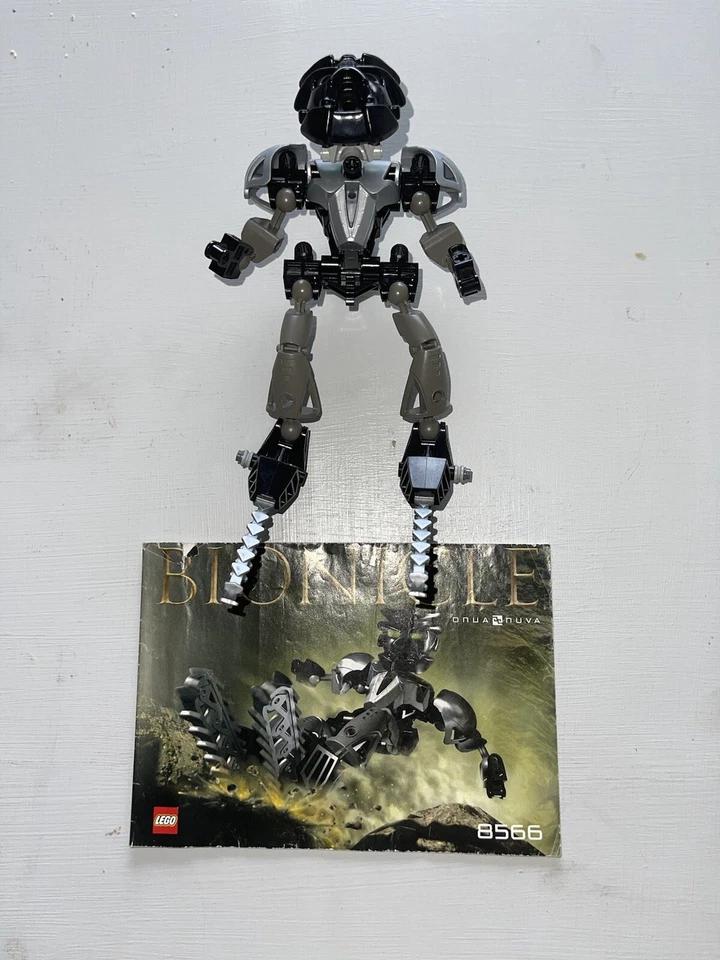 LEGO 8566 Bionicle Toa Onua Nuva Vintage 2002 Set W/ Manual - Image 2 of 4