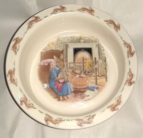 PETER RABBIT "BATH TIME" "BUNNYKINS" 1986 ROYAL DOULTON ENGLISH FINE BONE CHINA 