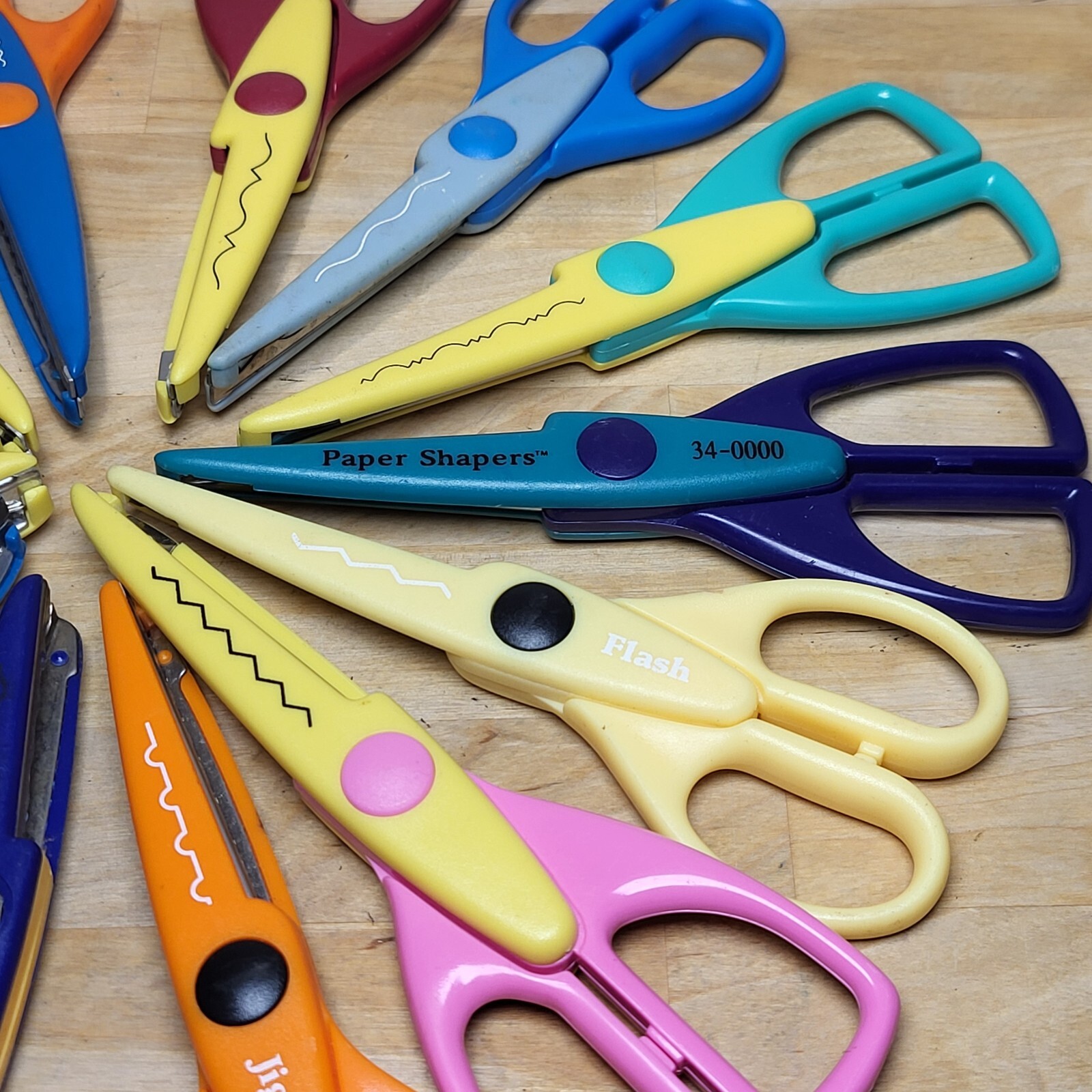 Lot of 13 Scrapbooking Paper Shapers Fiskars Edgers Cutting Scissors