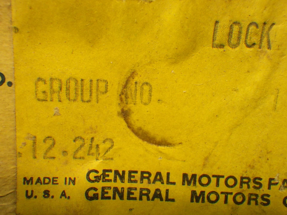 Mecanismo de cierre de puerta 1959 1960 Chevrolet sedán entrega trasero izquierdo NOS 4752535 Foto 4 de 4