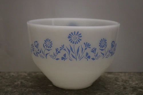 Vintage Federal Glass Co. Milk Glass Mixing Bowl Blue Daisy   1 1/2 Quart