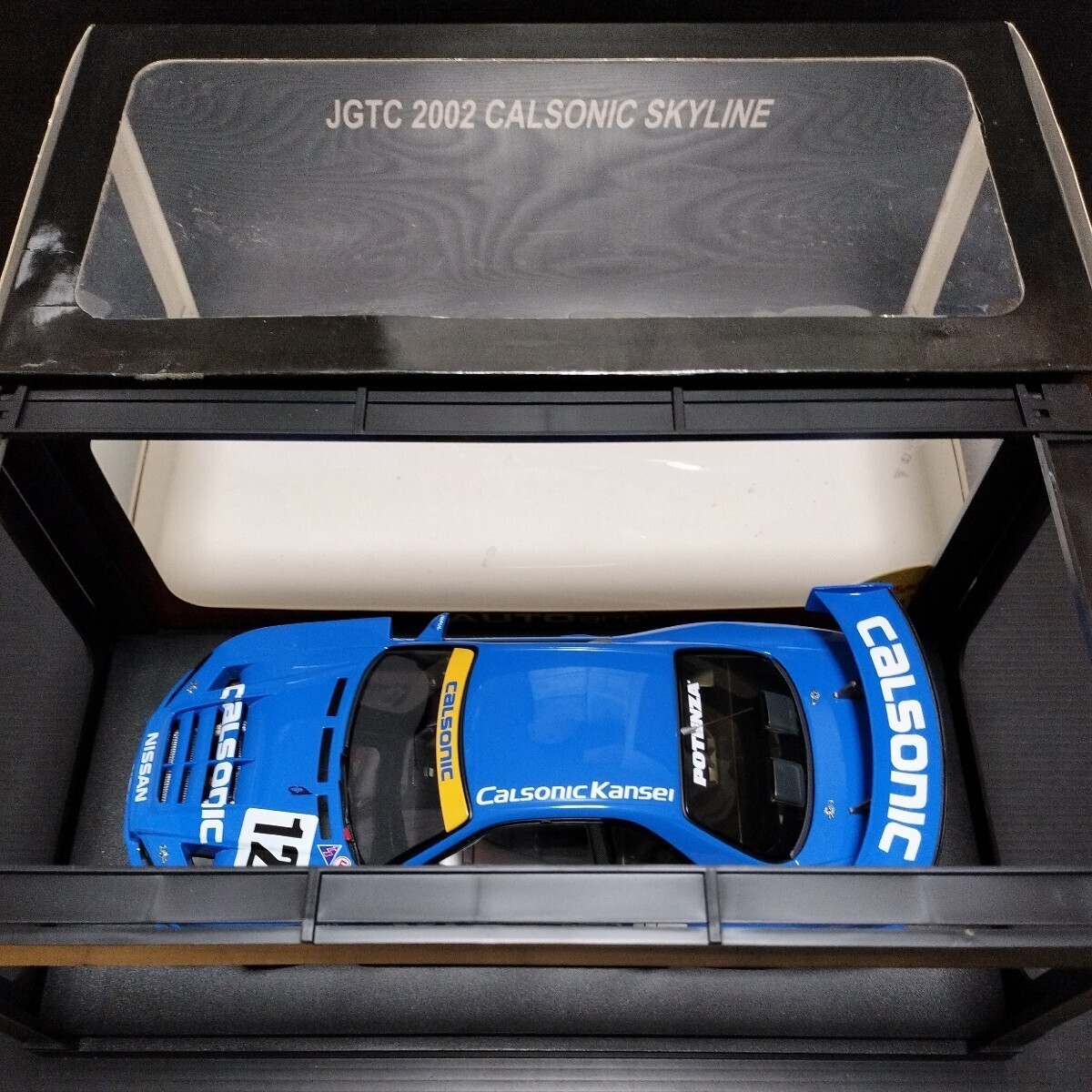 1/18 AUTOart Nissan Skyline JGTC 2002 Calsonic #12 Blue w 1/18 AUTOart Nissan Skyline JGTC 2002 Calsonic #12 Blue w
