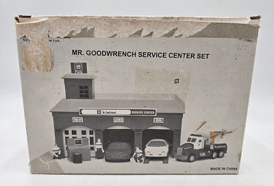 Vintage GM Mr. Goodwrench Service Center Play Set FUR-5L by Funrise