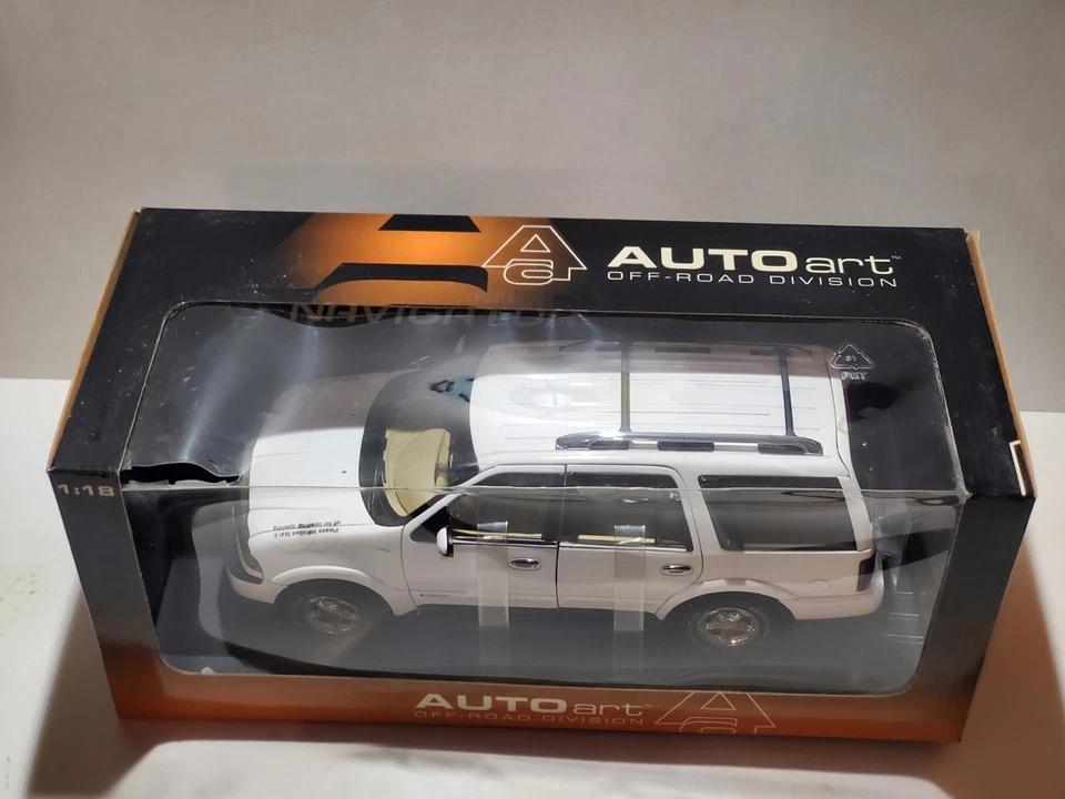 AutoArt 1999 2000 2001 Lincoln Navigator 1:18 Diecast Modelo SUV Todoterreno 72761 Foto 3 de 4