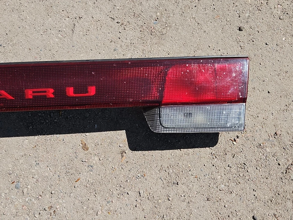 1997 1998 1998 Subaru Legacy SEDAN Center Mounted Deck Lid Tail Light Lamp - Image 4 of 4