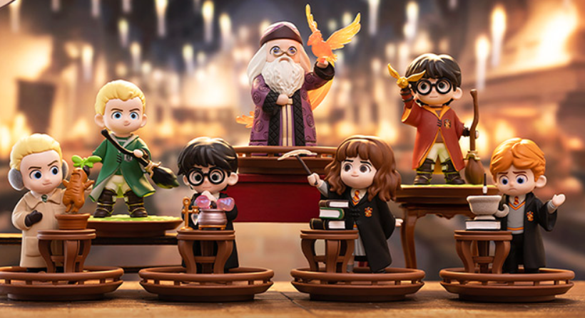 Harry Potter Ollivanders Wand Shop Figur – Handbemalt Aus Kunstharz, Beleuchtet (Wizarding World Villages Sammlung)