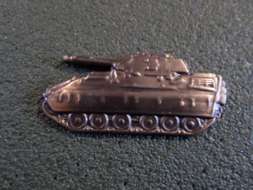 U.S MILITARY BRADLEY M2 A-1 APC TANK KILLER HAT PIN BADGE U.S ARMY MARINE CORPS - 第 1/8 張圖片