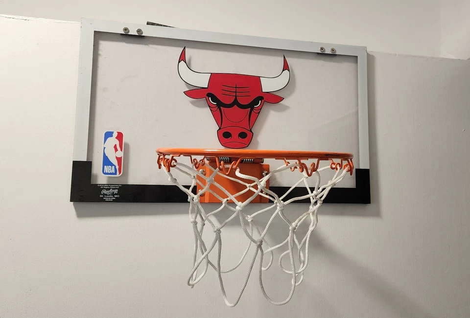 Chicago Bulls NBA Logo Rawlings Mini Backboard And Hoop - Image 3 of 4