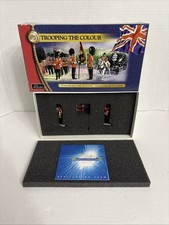 W. Britain 40112 Trooping The Colour Unfurling The Colour Coldstream Guards