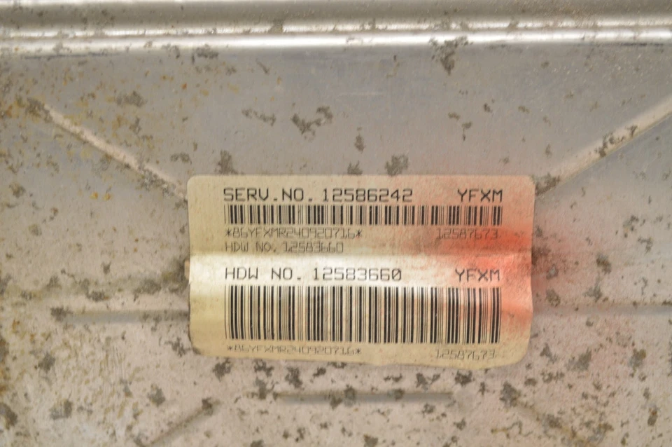 Chevrolet Suburban 1500 12583660 2004 unidad de módulo de control del motor Ecm I74 011 Foto 3 de 4