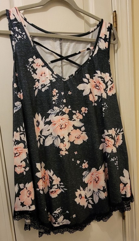 UNBRANDED, Women's 4XL Black, Pink, White, Tank Top  NWOT.
