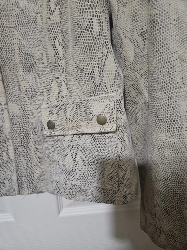 Chaqueta de cuero Alfani Sneake Skin talla L Foto 4 de 4
