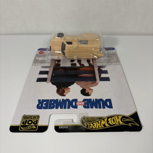 2025 Hot Wheels Premium Pop Culture Dumb and Dumber Mutt Cutts Van 1:64 - Picture 8 of 9