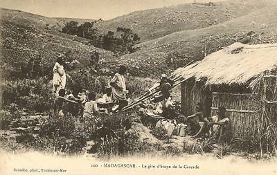 CPA MADAGASKAR LE GITE D'ETAPE DE LA CASCADE