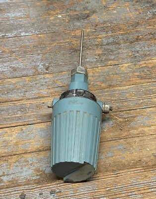 FOXBORO CO RTT10-AQFLS003 TEMPERATURE TRANSMITTER RANGE 50-350 DEG