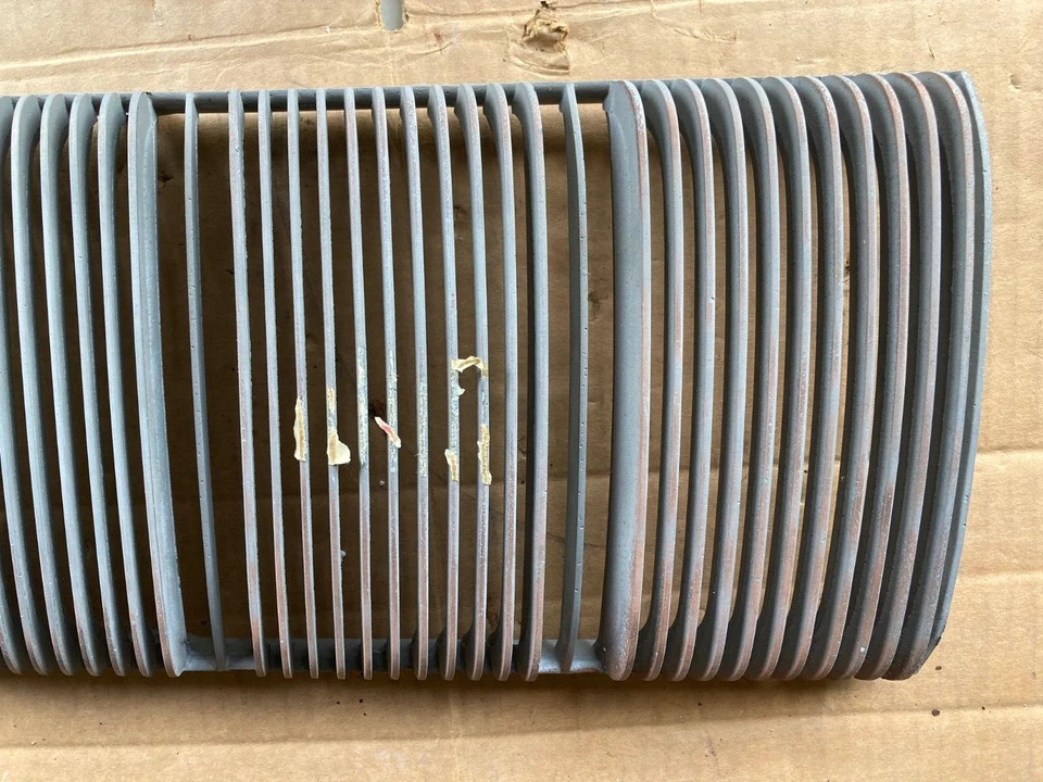 1946 1947 1948 Mercury Grill OEM Ford "Eight" Grille Trim Moulding 59-A-8150 Foto 3 de 4