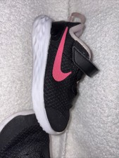 Nike Revolution 7 shoes size 5C Black With Hyper Pink For Toddler