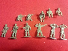 Vintage Plastic Mini Army Soldiers
