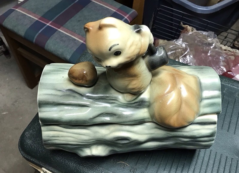 Vintage BRUSH MCCOY Pottery 1960'S Squirrel On Log Nut Cracking Cookie Jar 10.5”