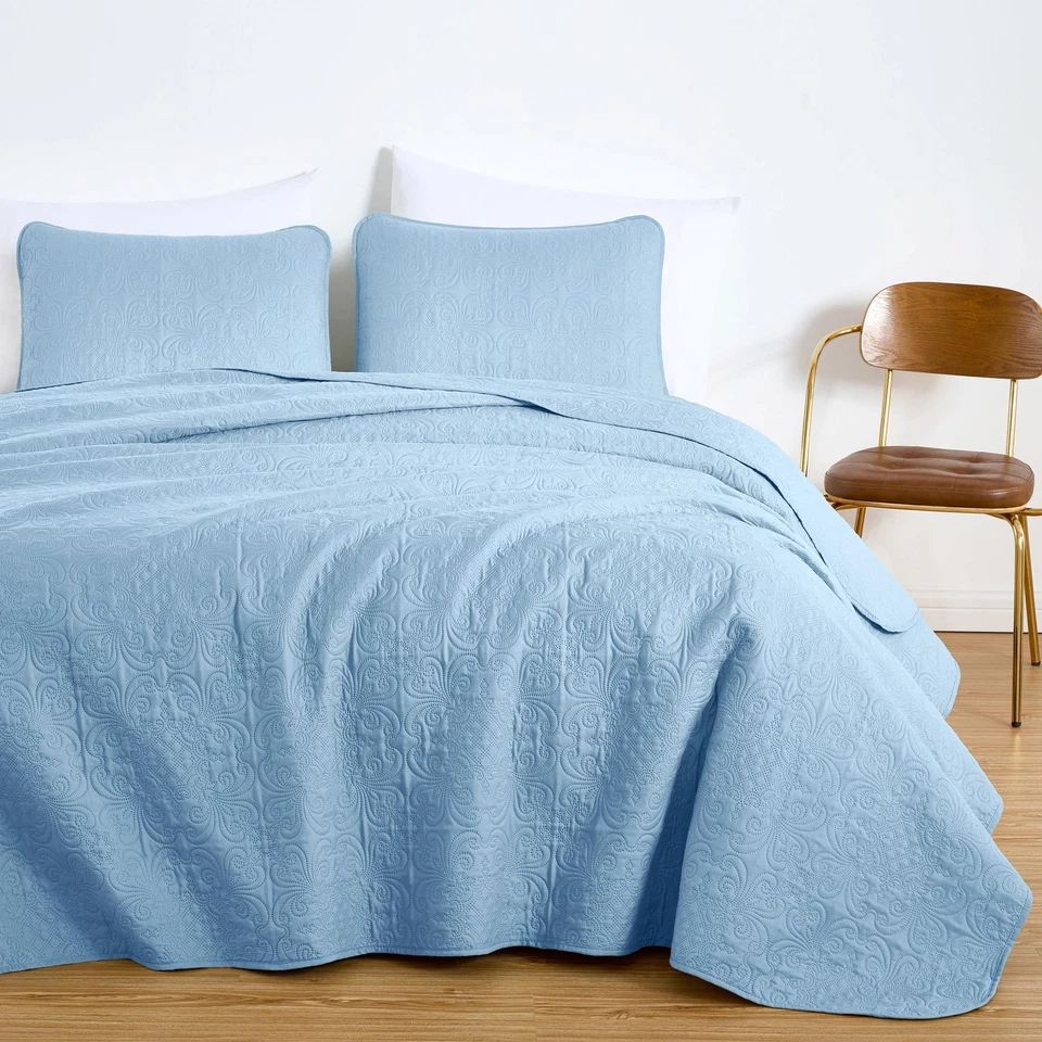 Chezmoi Collection Luca 3-Piece Medallion Oversized Bedspread Coverlet Set - Image 3 of 4