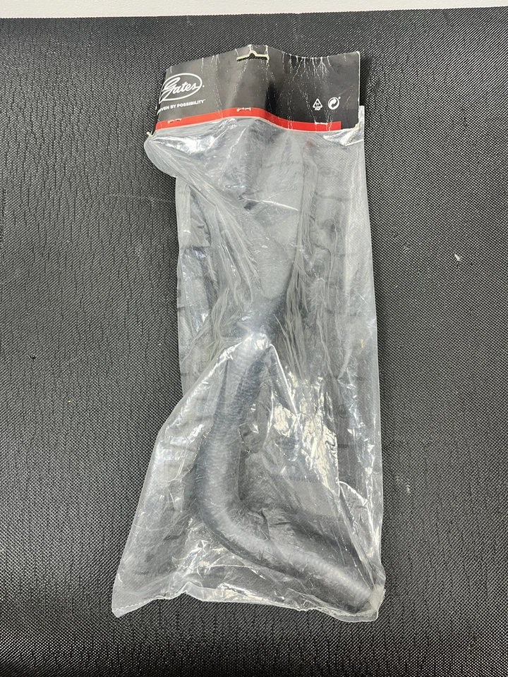 Gates Upper Radiator Coolant Hose Fits Vauxhall Astra 2009-2015 1.6 1.8 - Image 3 of 3