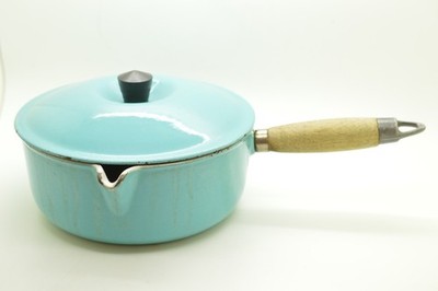 Vtg Le Creuset France #20 Paris Blue Enamel Cast Iron Sauce Pan Wood Handle Lid
