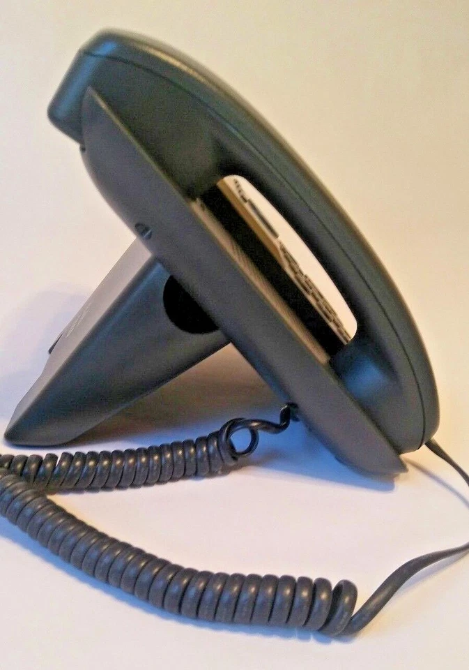 Cisco Small Business SPA303-G1 3 Line IP Phone VoIP Technology Ethernet PC Port - Image 3 of 4