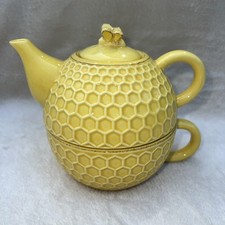 Embossed Honeycomb Beehive Teapot w Bee Accents Tea for One
