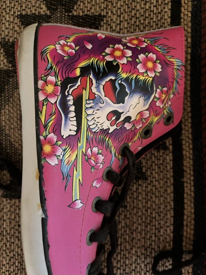 Zapatos de caña alta de cuero rosa Ed Hardy de colección con estampado de calaveras para mujer talla 6 Foto 3 de 4