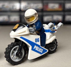 LEGO CITY: Police Station (60141) MINIFIGURES ONLY Cops Robbers Bandit Jail