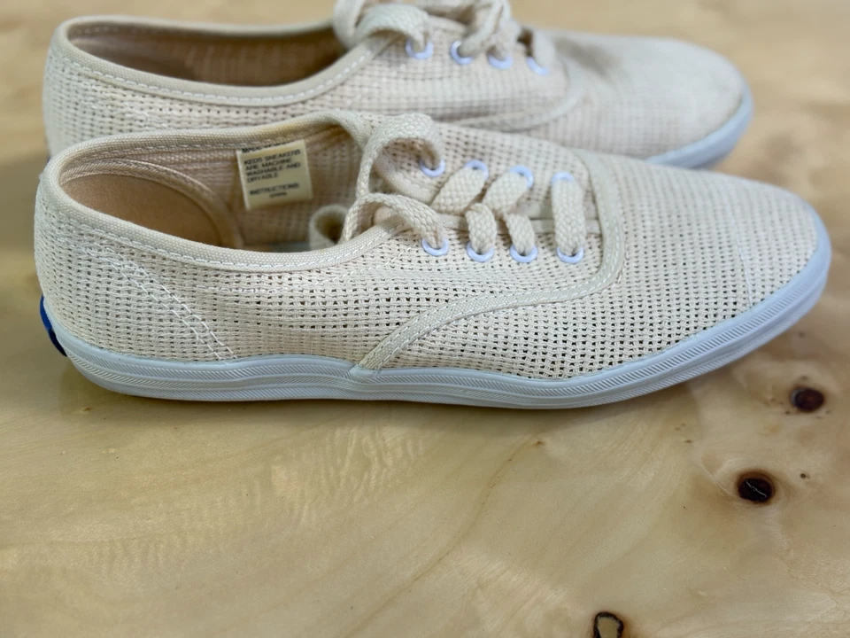 Tenis de lona de temporada Keds Champion para mujer talla 5 beige parte superior baja con cordones Foto 3 de 4