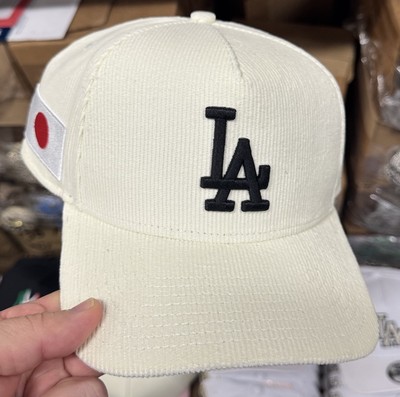 New Era Los Angeles Dodgers 9Forty SnapBack Cap Corduroy Off White Japan Flag