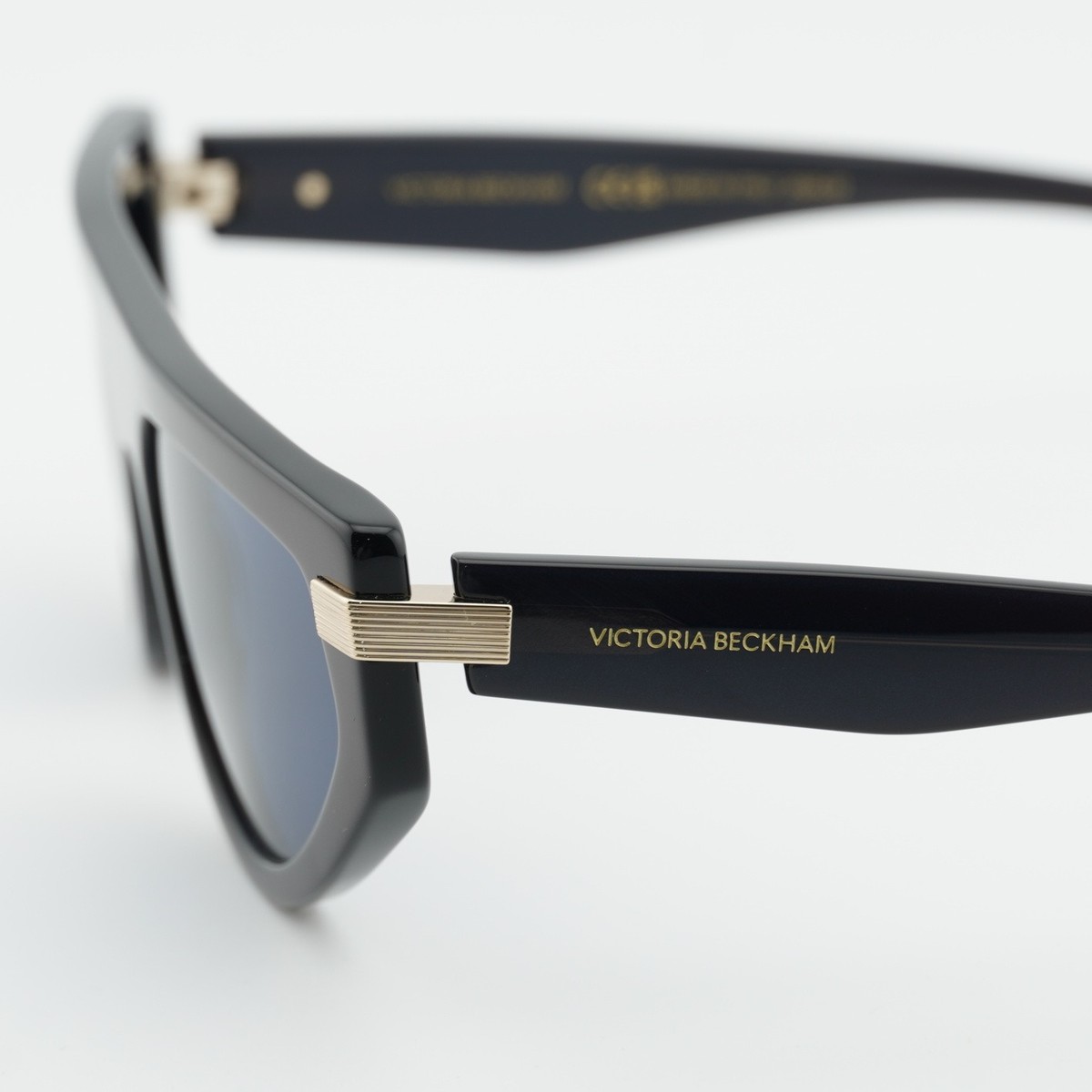 Victoria Beckham VB685S 415 Sunglasses Blue Cat Eye Frame, Blue Lenses Victoria Beckham VB661S Sunglasses main image 4