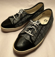 Anne Klein Iflex Zagger Women 9M Black/White Leather Cushioned Insole Flat Shoes