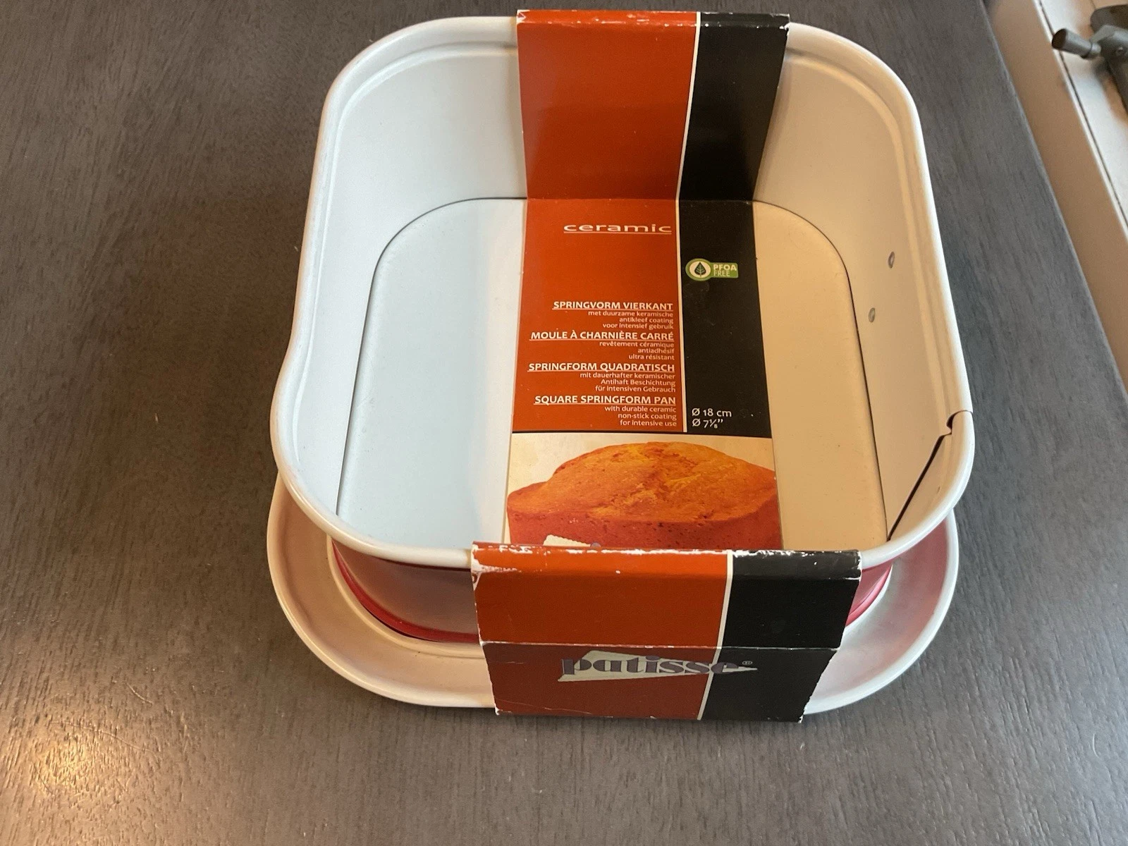 Patisse loaf springform pan with Detachable Base, 7.5”x7.5” Red, Metal Clasp
Opens in a new window o