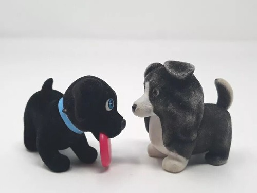 Flocked Puppies Dog Figure Lot Of 2 Pets Pink Frisbee Mini Miniature 1.25 Inch - Picture 2 of 4