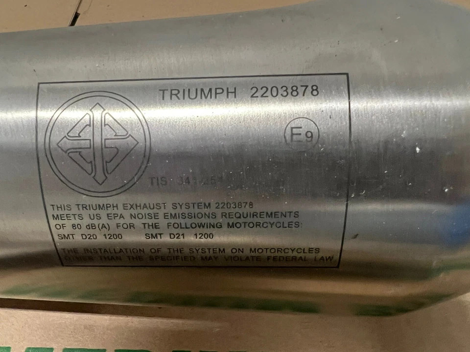 TUBOS DE ESCAPE TRIUMPH THRUXTON OEM (PAR) 2016-2022 PN:2203872/2203878 Foto 3 de 4