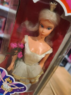 NEW! VINTAGE 1975 BALLERINA BARBIE! | eBay