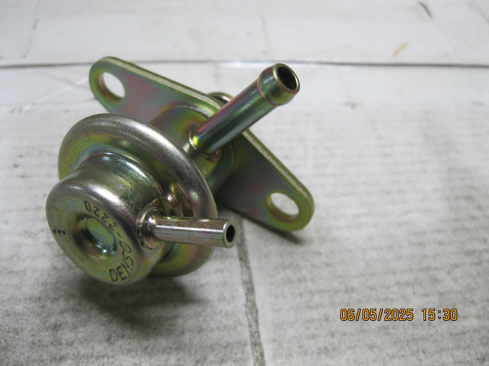 Tomco 21146 Fuel Injection Pressure Regulator Foto 3 de 4