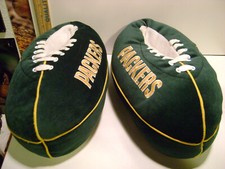 NFL GREEN BAY PACKERS SLIPPERS size LARGE 10-11 and TOUCHDOWN BOBBLE HEAD FIG.