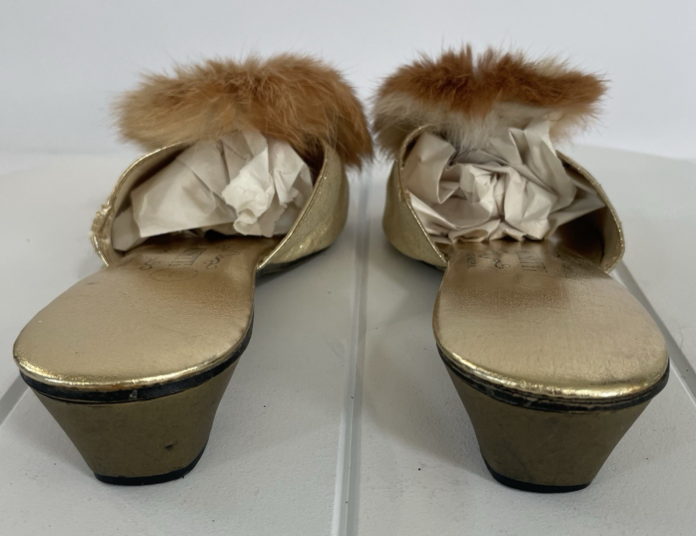 PANTOFOLA D’ORO MUSE Pantofole dorate vintage anni 50 con pelliccia di visone e accento strass taglia 8