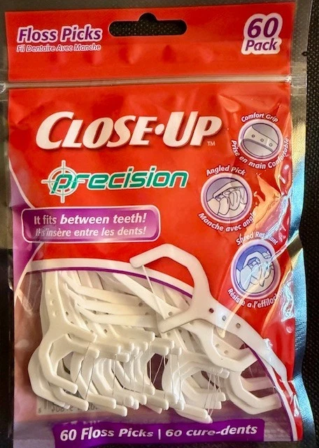 Close-Up CinnamonBlast Toothpaste 6oz Fresh Breath, & Tooth Brush, + 60 Flossers - Image 3 of 3